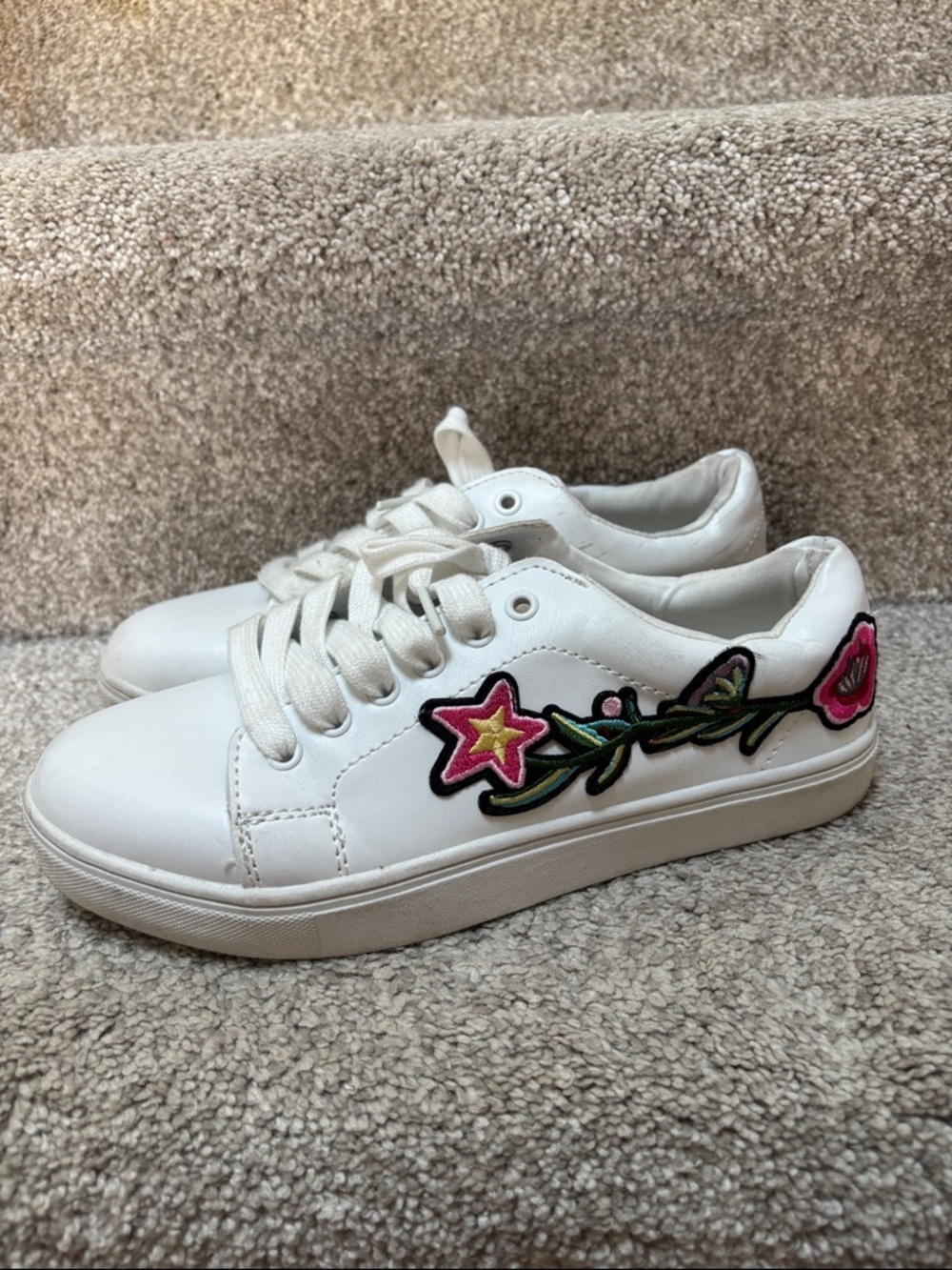 Brash White Sneakers with Colorful Floral Embroidery Size 4.5